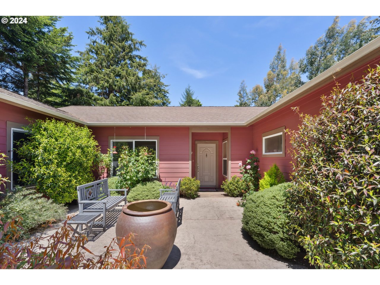 SALE PENDING! 1093 6th St SE BANDON, OREGON