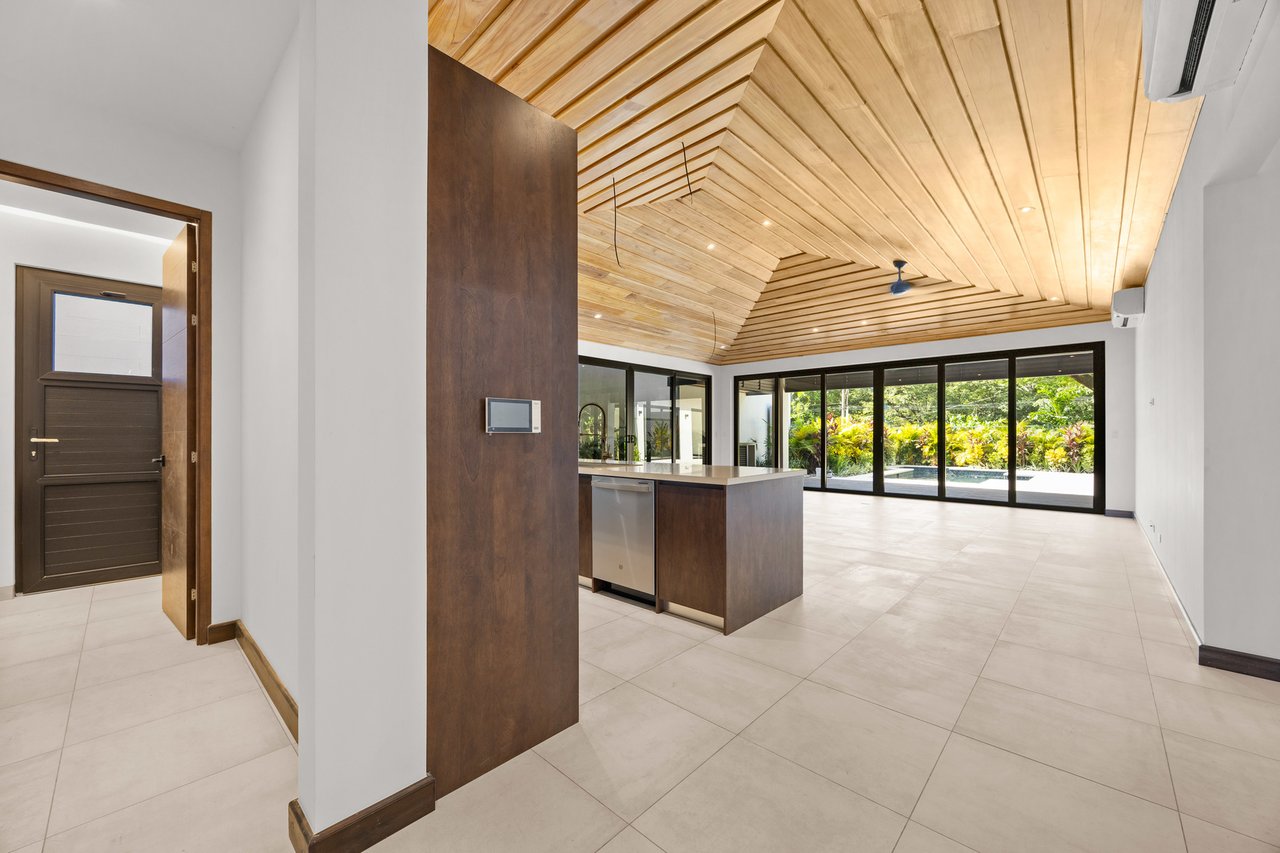 Tropical Eco Community Home, Tamarindo, Guanacaste