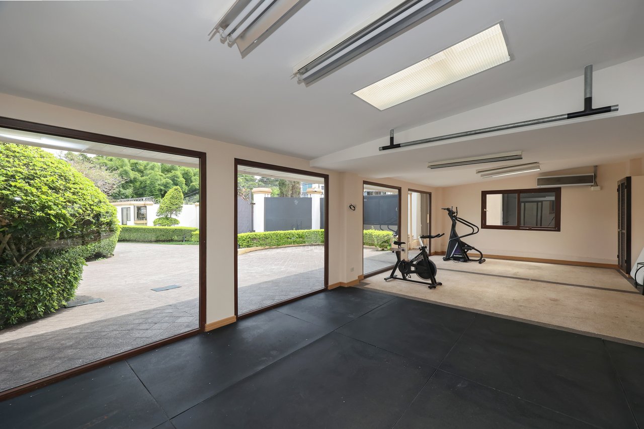 Luxury City Estate, Curridabat, San Jose