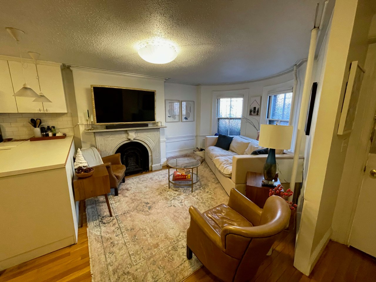 JULY - Appleton Street 2 bed 2 bath w. Private Patio & Laundry - Pets Negotiable!  HEAT AND HW incl! 