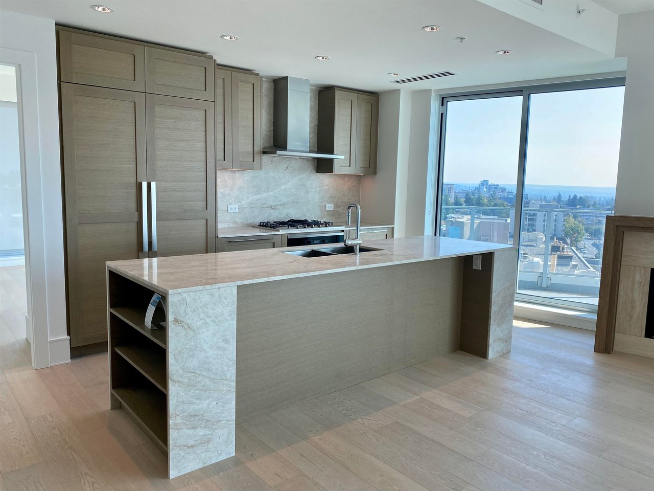 1102-1501 Foster St