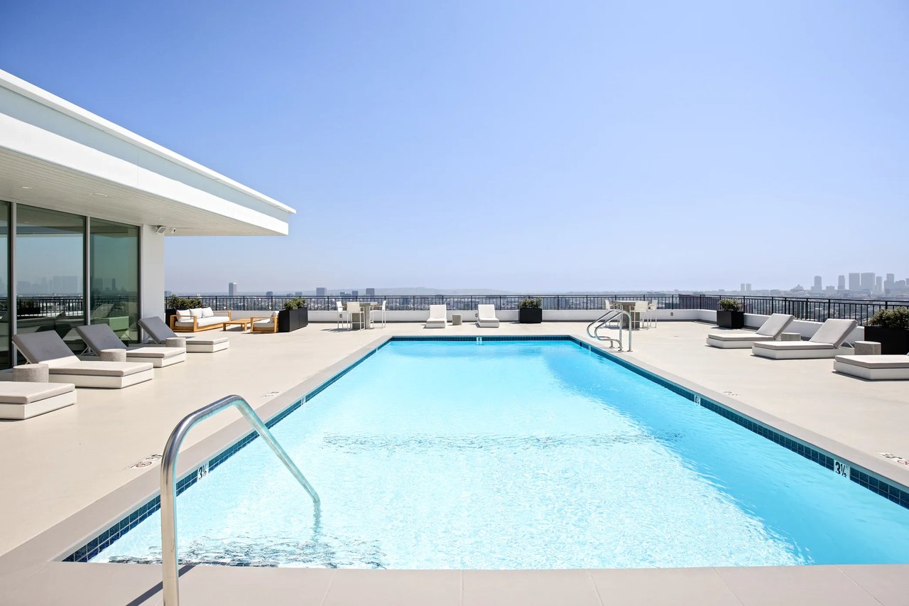 1100 Alta Loma Rd Apt 1405