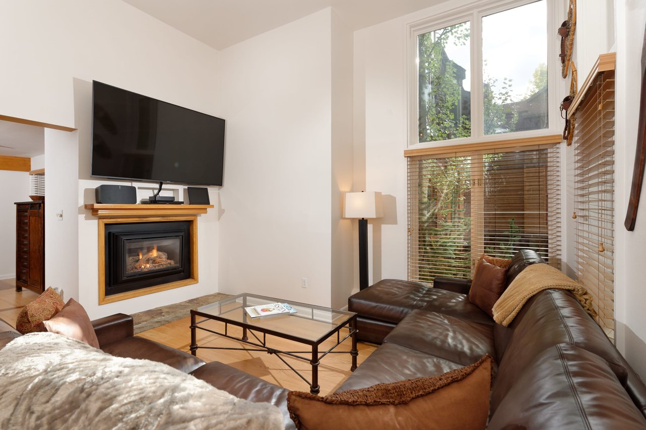 900 E Durant Street Unit: B-105