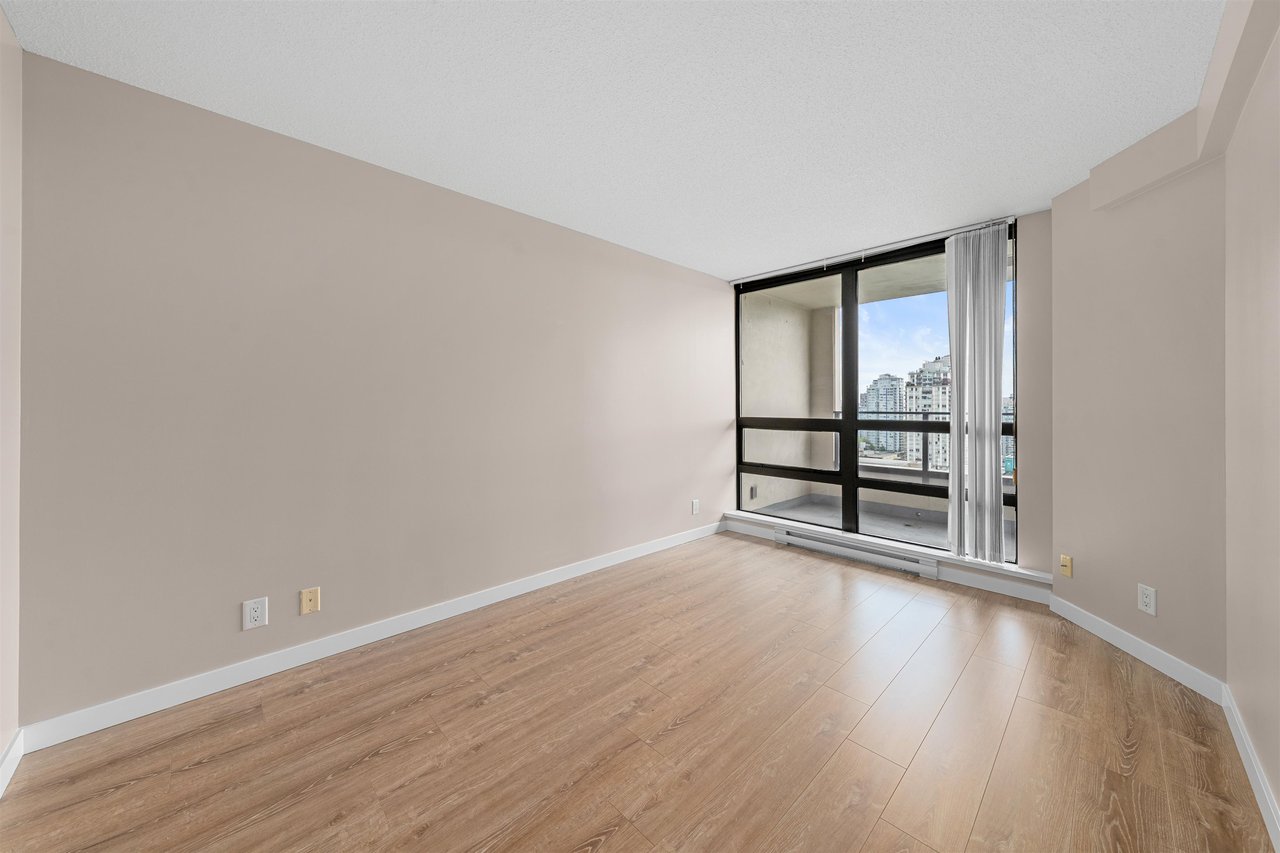 1923-938 Smithe Street, Vancouver