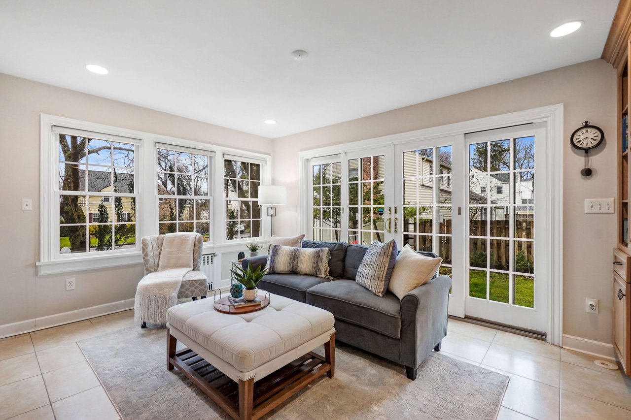 53 Colonial Way