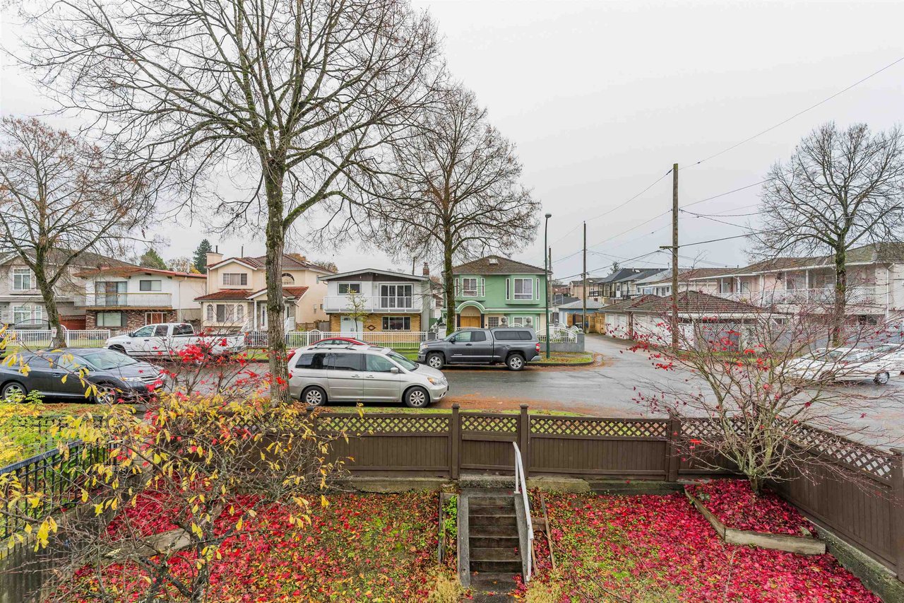 2019 E 45th Ave