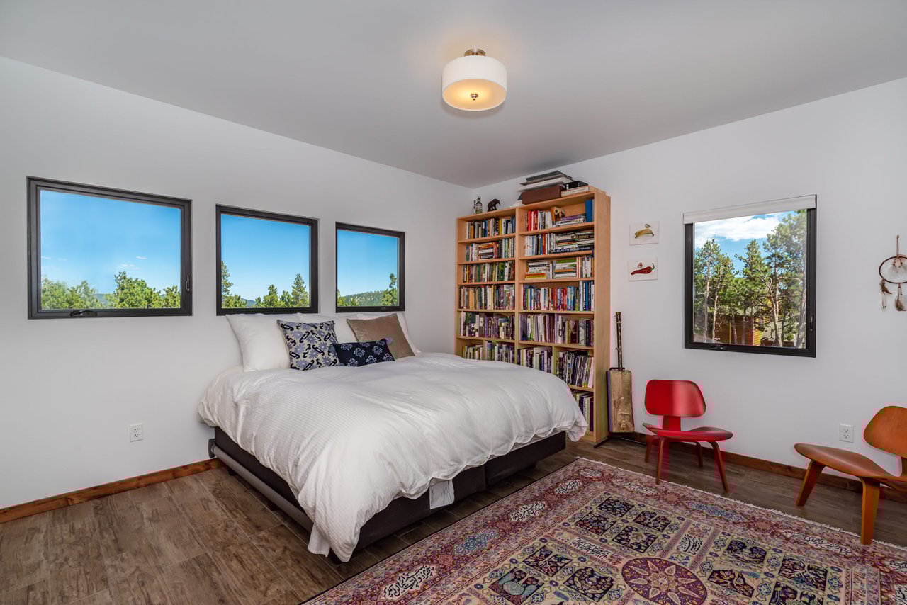 315 Indian Peaks Dr