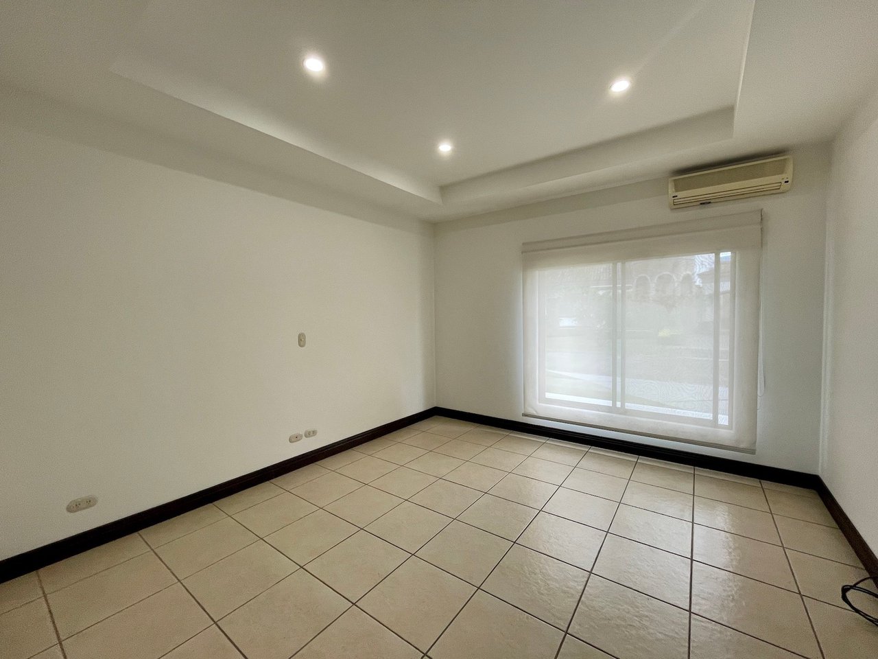 Neo Colonial Investment Home, Santa Ana, San Jose