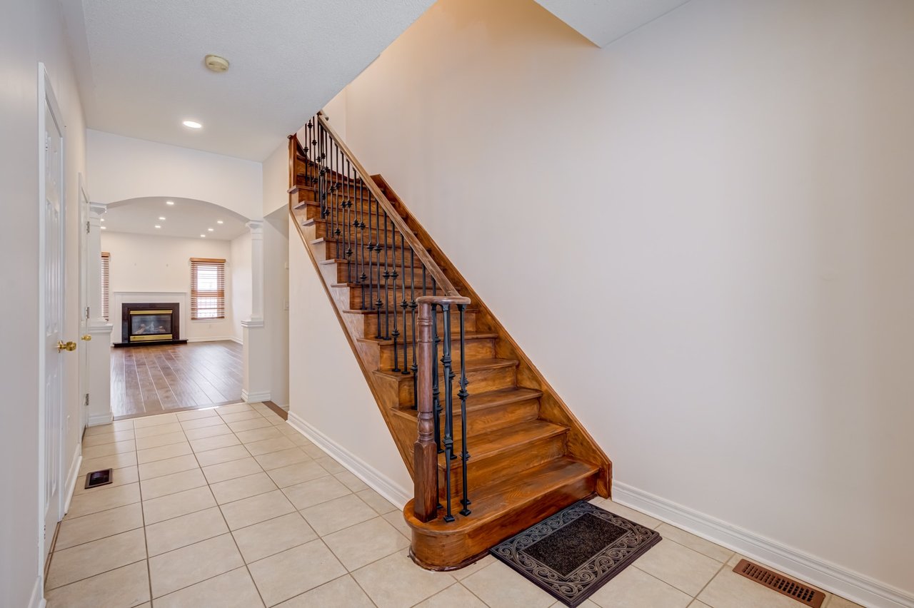 11 Cathmar Dr