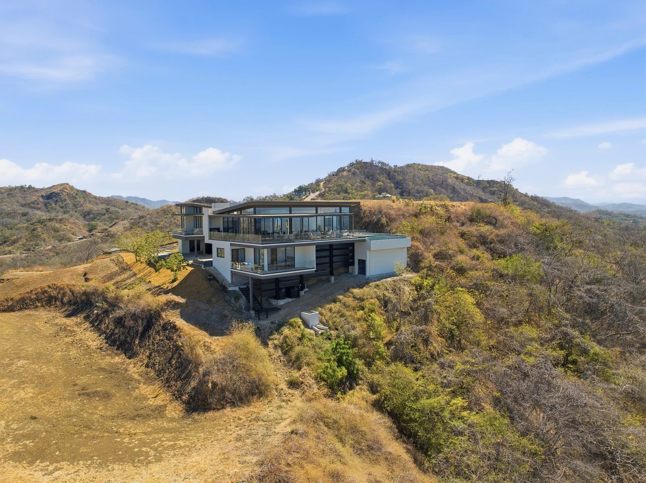 Luxury Infinity Pool Villa, Tamarindo, Guanacaste