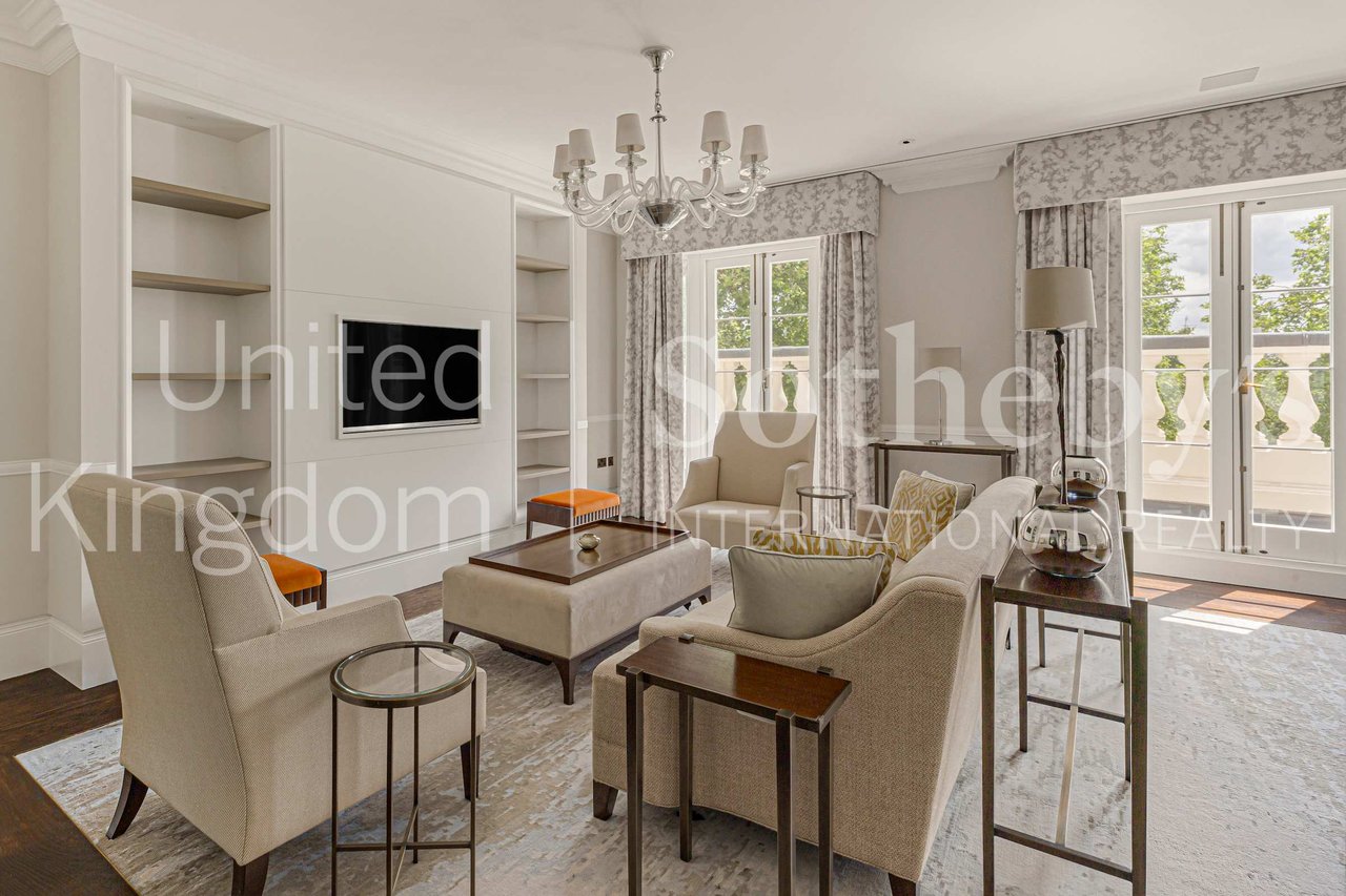 Eaton Square Penthouse 