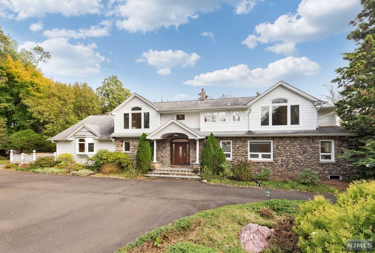 111 Arlton Ave