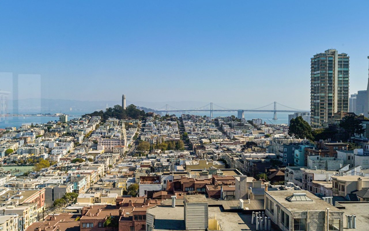  Prestigious Half Floor Apartment on Russian Hill