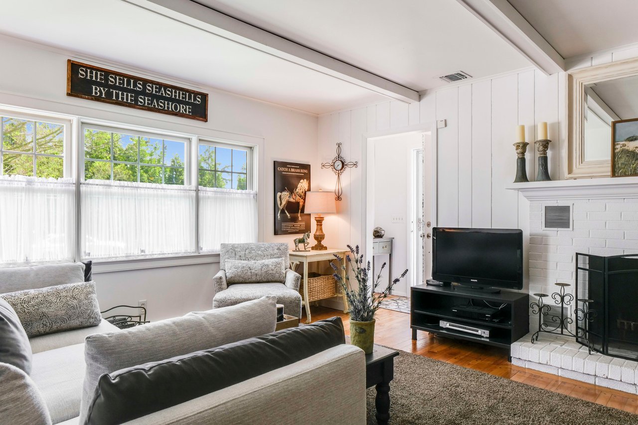 Single-Level in Sag Harbor by Long Beach