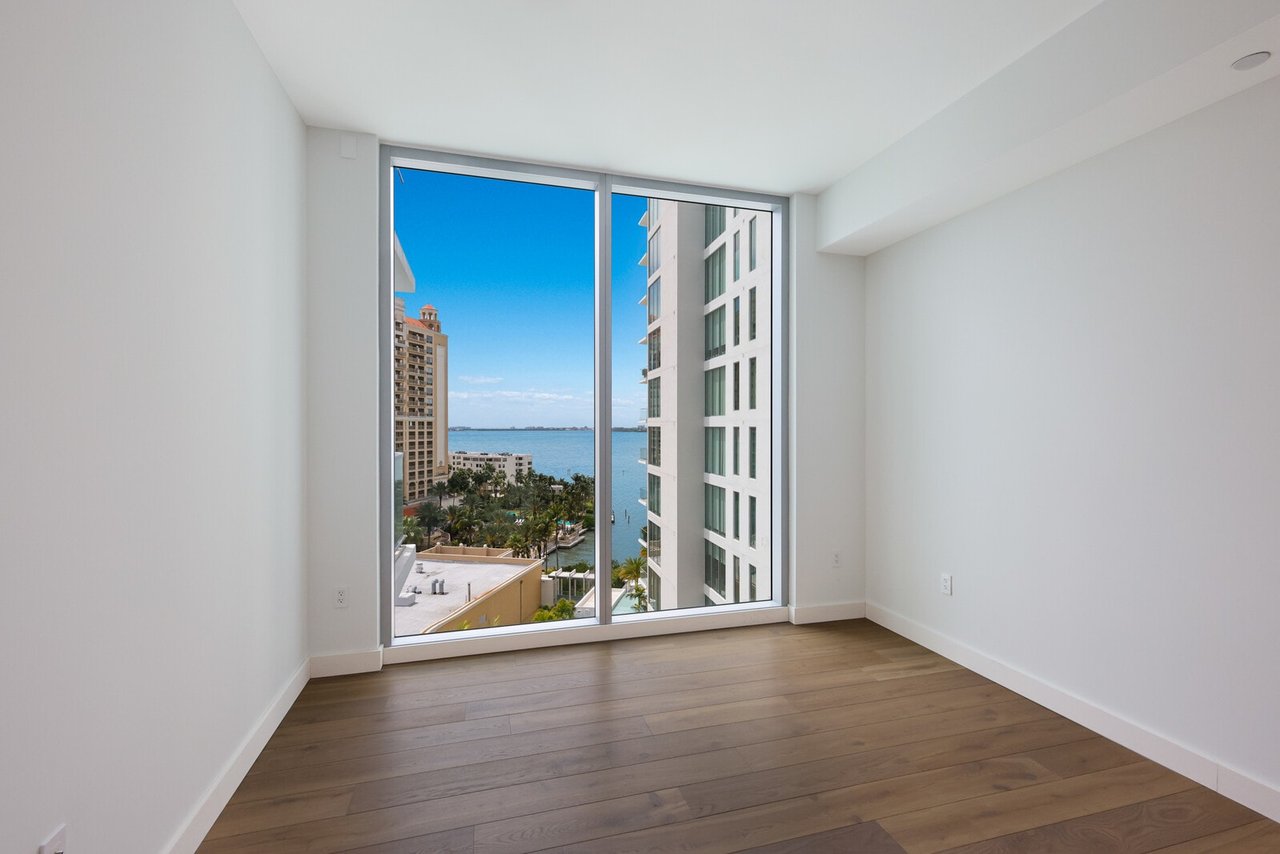 301 Quay Commons, #811