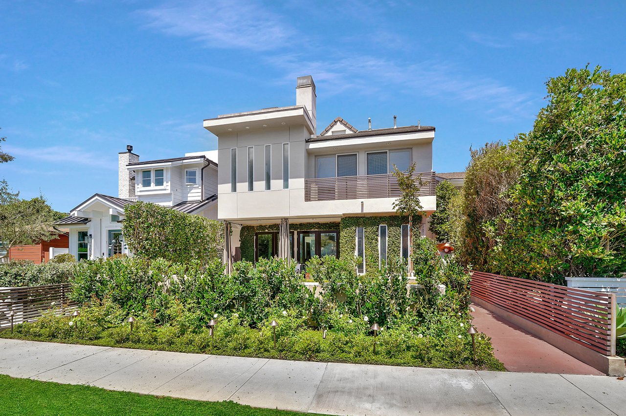 Corona Del Mar Village