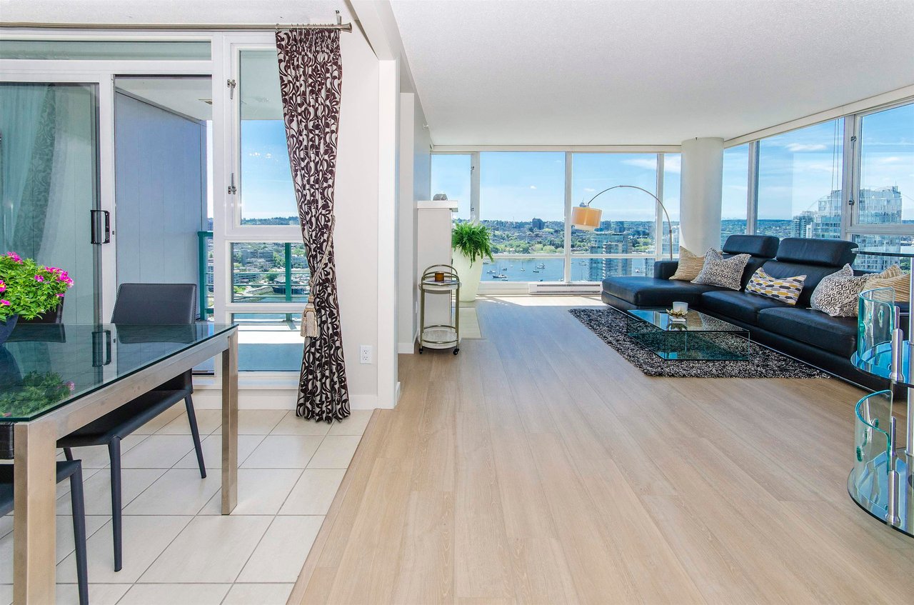 3207-1033 Marinaside Cres