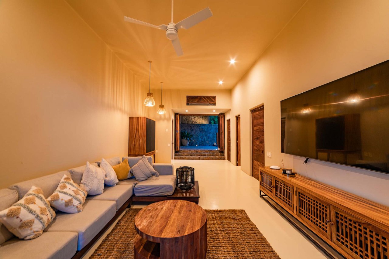 4 bedroom, Single Family Homes, Villa Playa, Montecito Beach Village