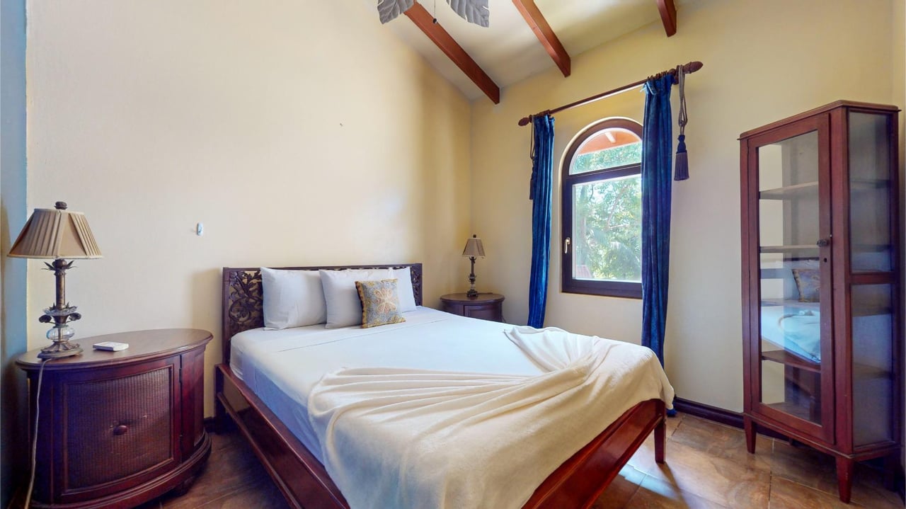 Colonial Oceanfront Estate, Dominical, Puntarenas