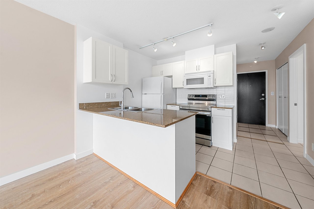 1923-938 Smithe Street, Vancouver