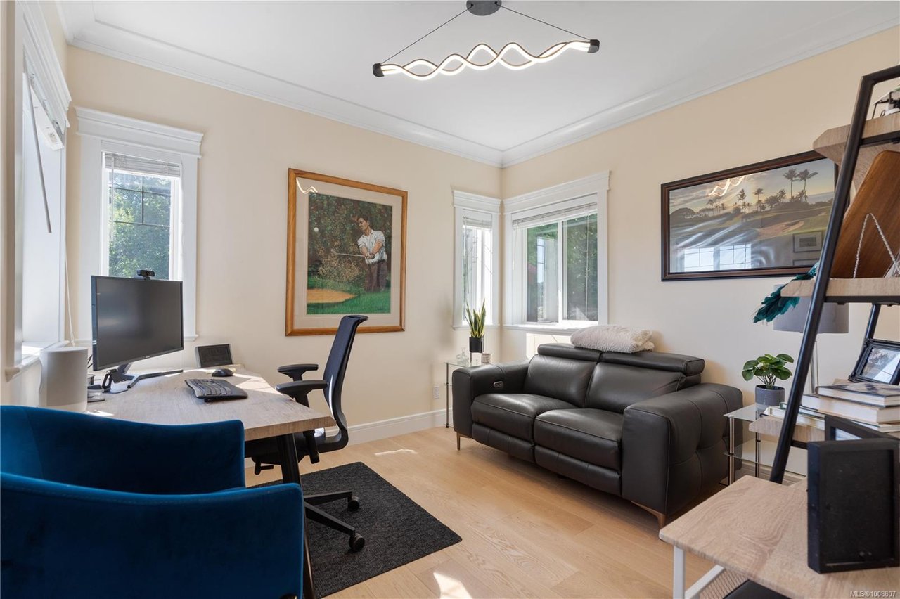 630 Granrose Terr, Colwood