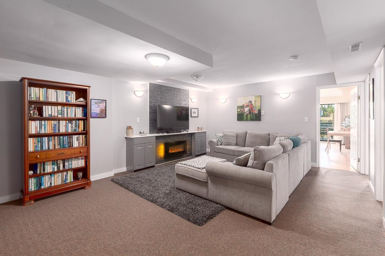 5709 Owl Ct