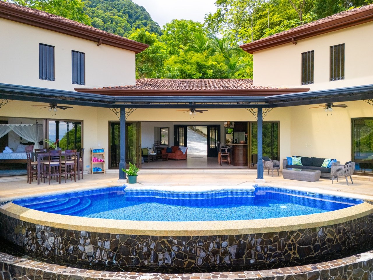 Waterfall Orchard Jungle Estate, Ojochal, Puntarenas