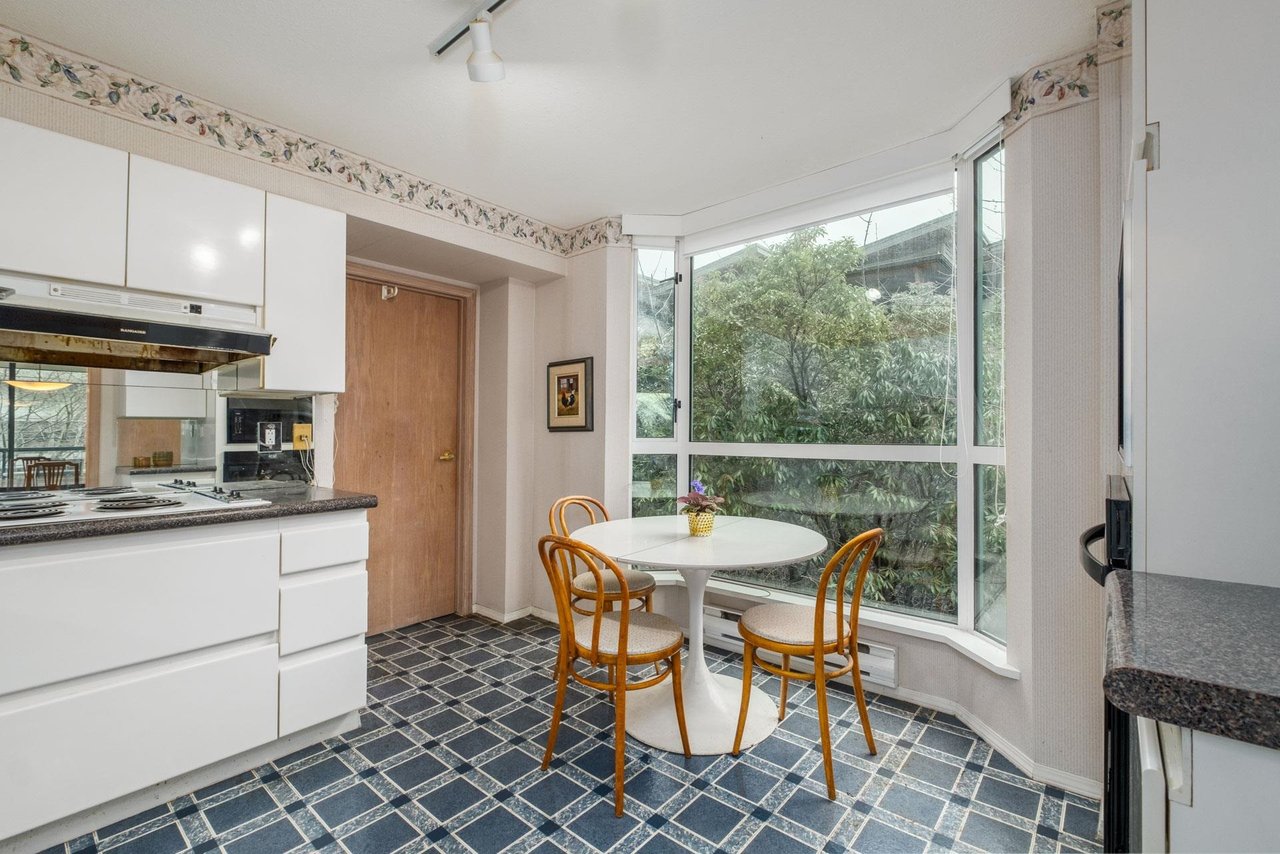 101-1427 Duchess Ave