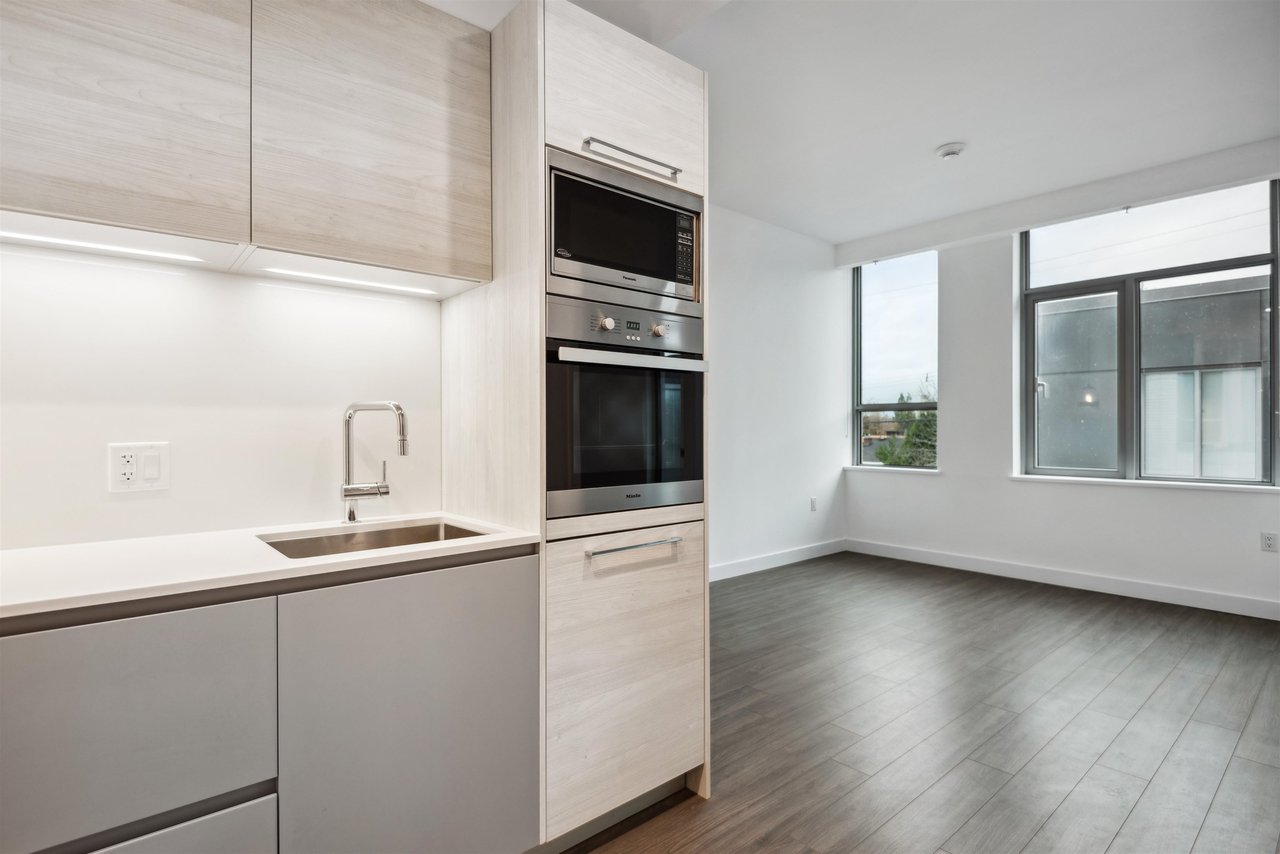 110-523 W King Edward Ave