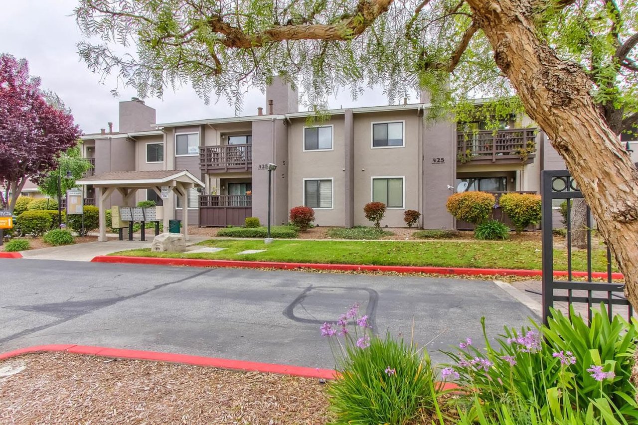 425 W Laurel Dr APT G