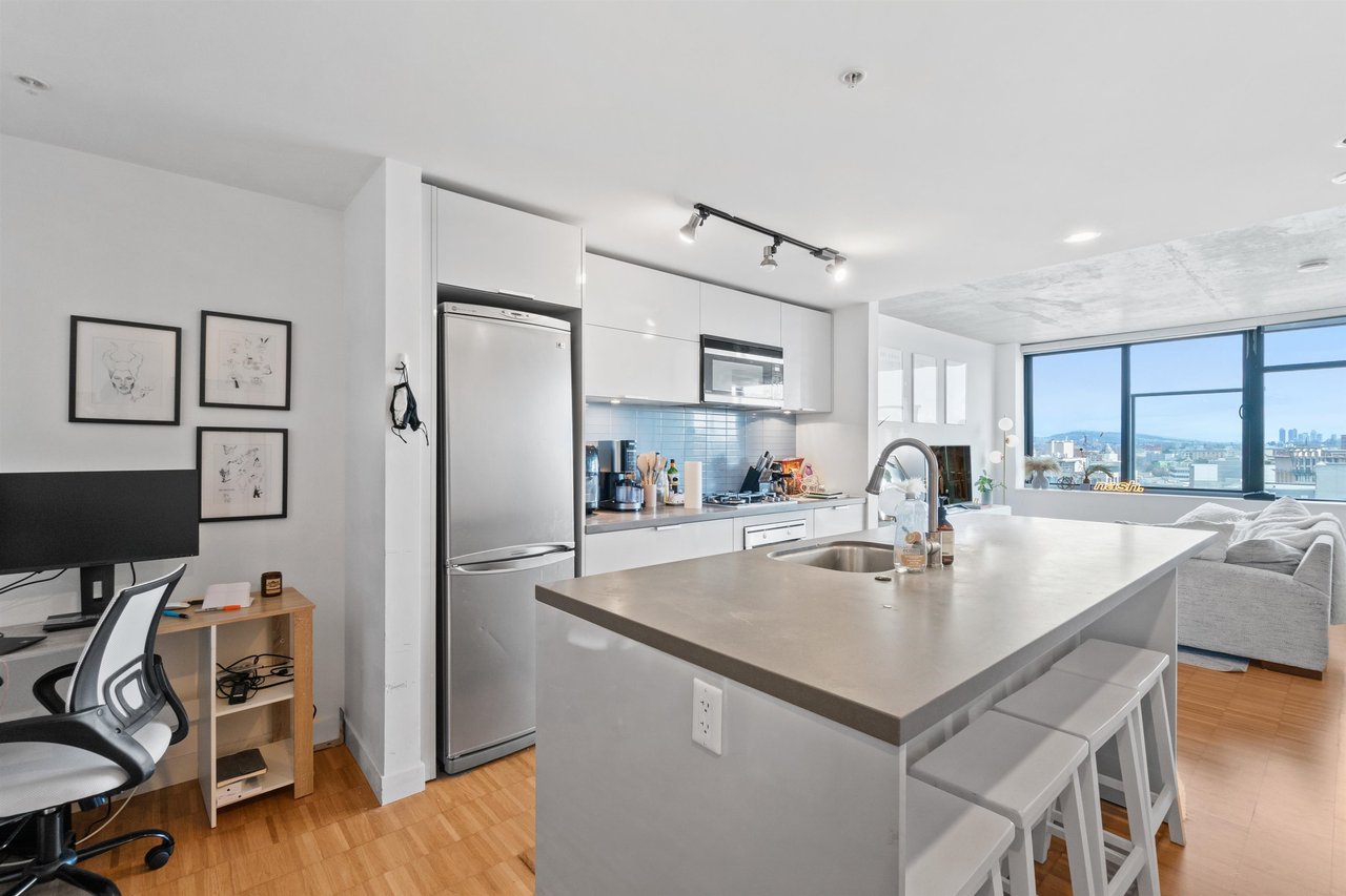 1102-108 W Cordova St