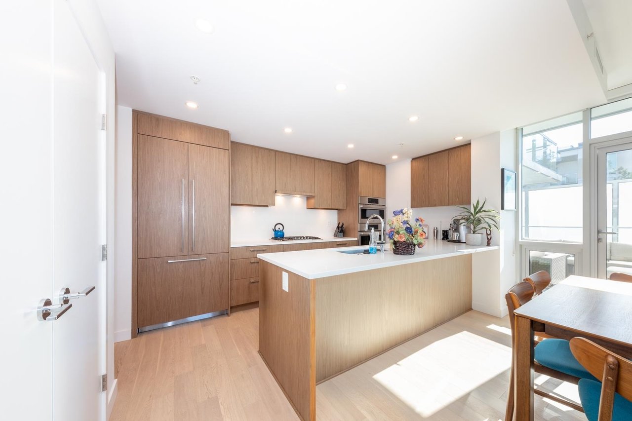 401-4988 Cambie St