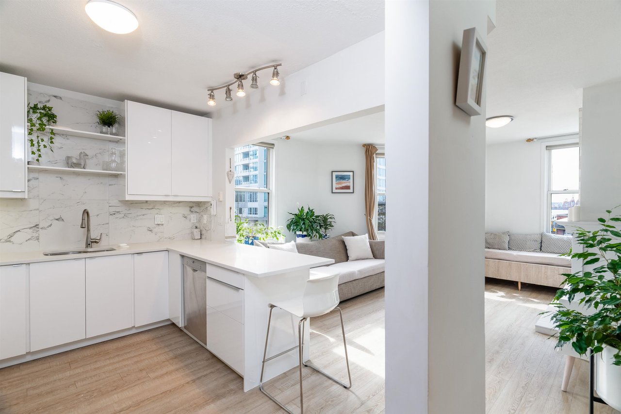 102-108 W Esplanade Ave