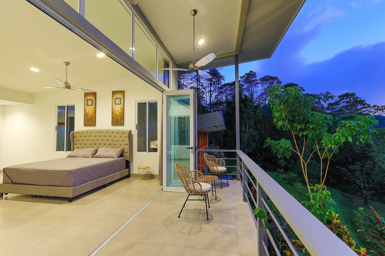Luxurious Mountain Villa Retreat, Perez Zeledon, San Jose