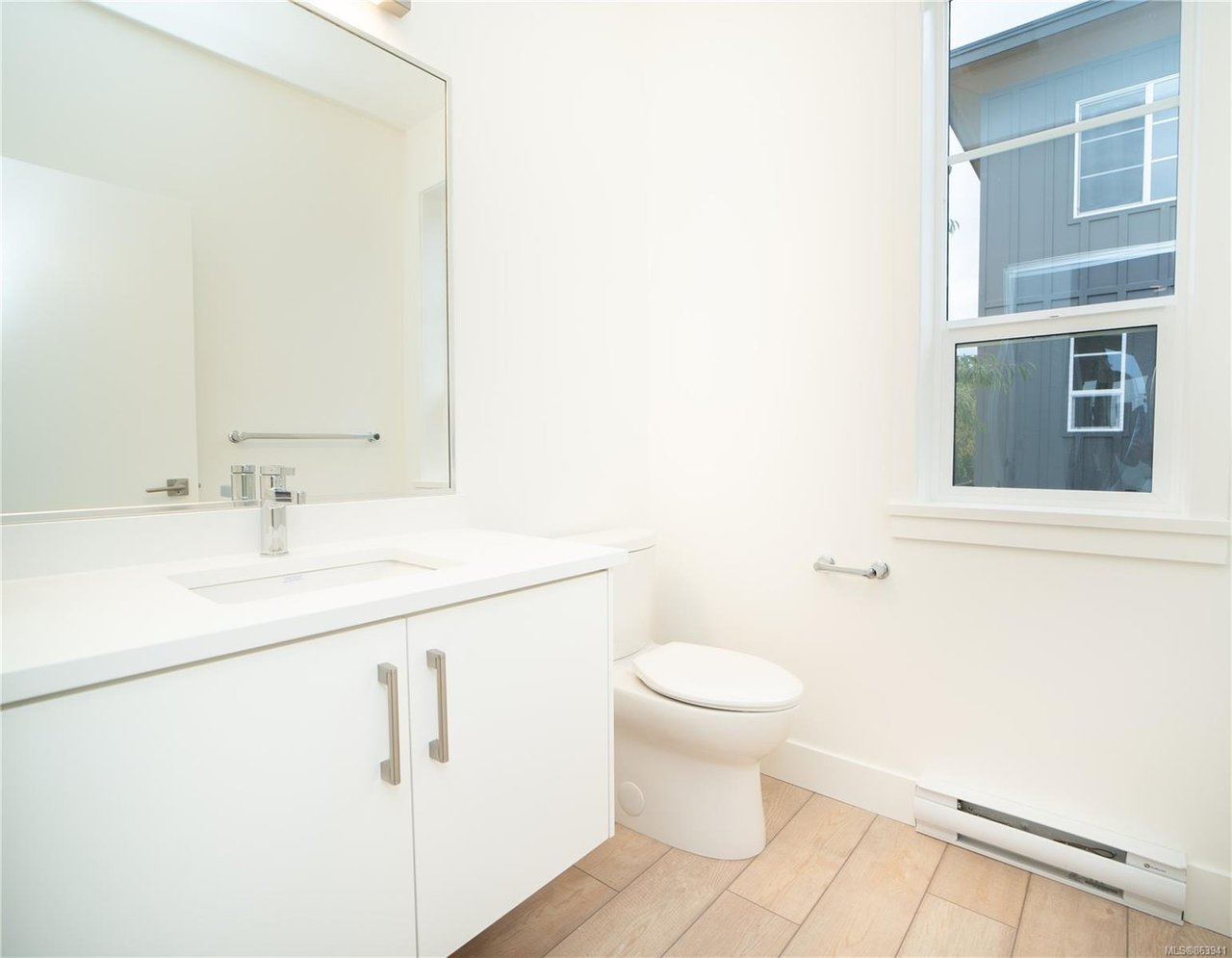 1-1052 Tillicum Rd, Saanich