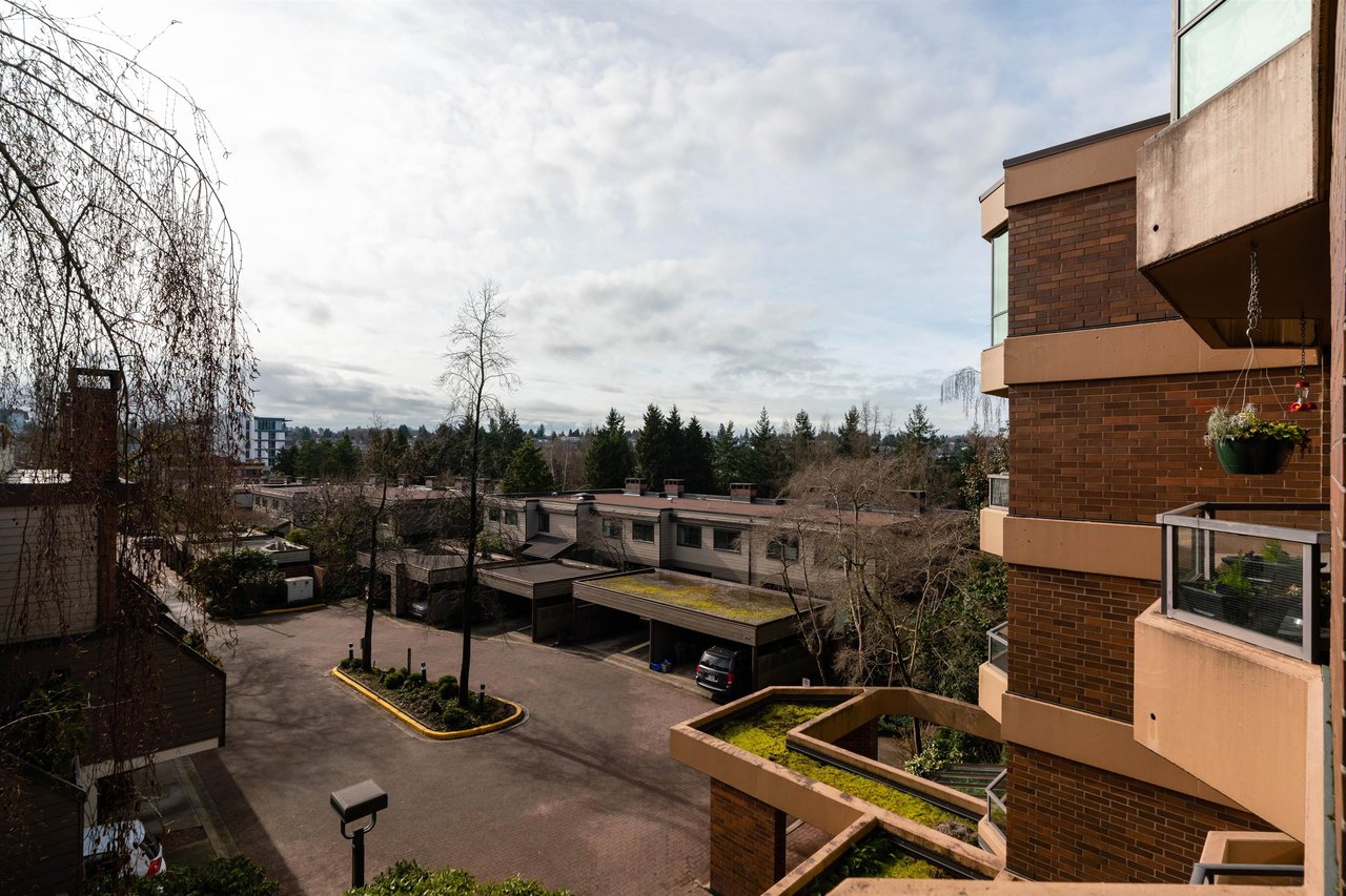 409-3905 Springtree Drive, Vancouver