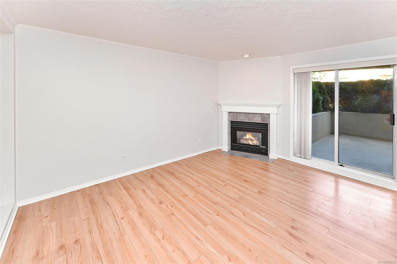 112-898 Vernon Ave, Saanich
