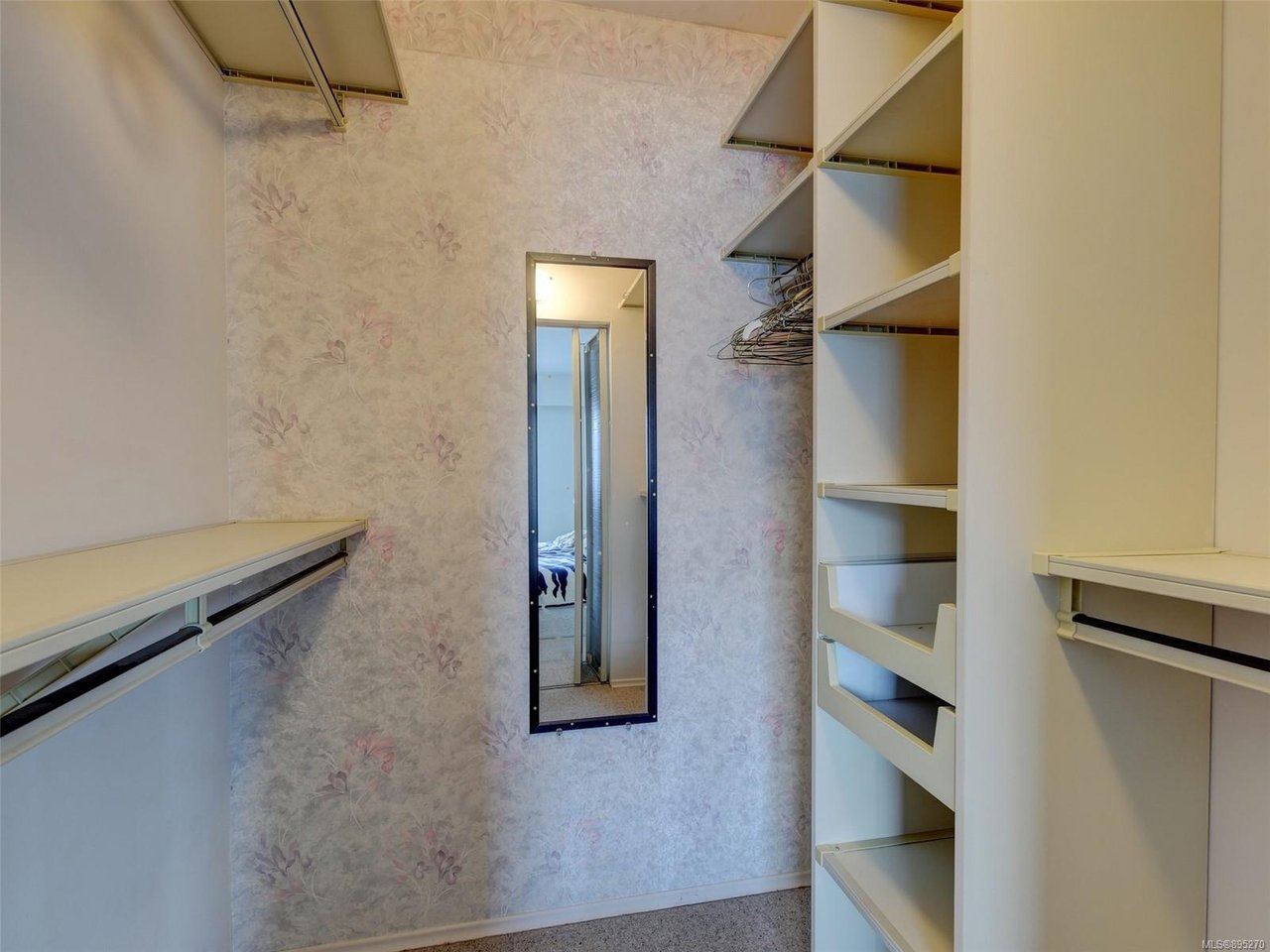 302-929 Esquimalt Rd, Esquimalt