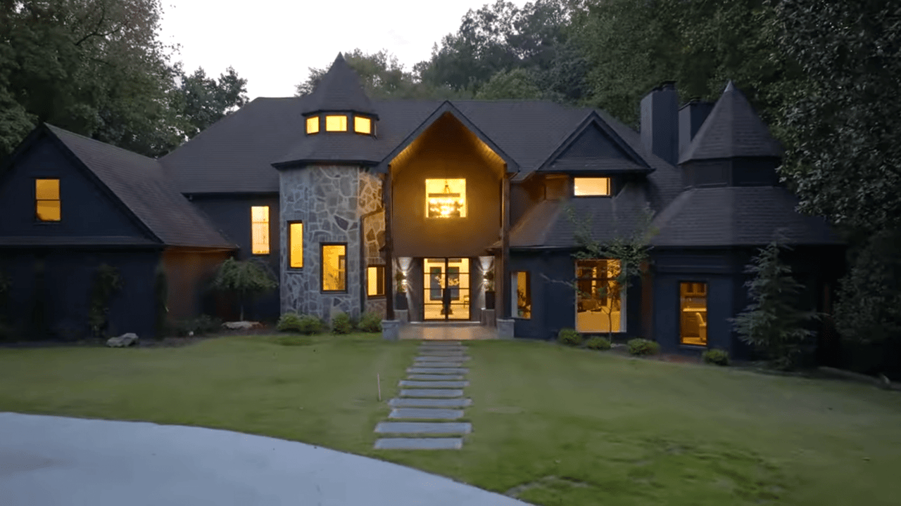 5285 N Powers Ferry Road, Sandy Springs, GA 30327