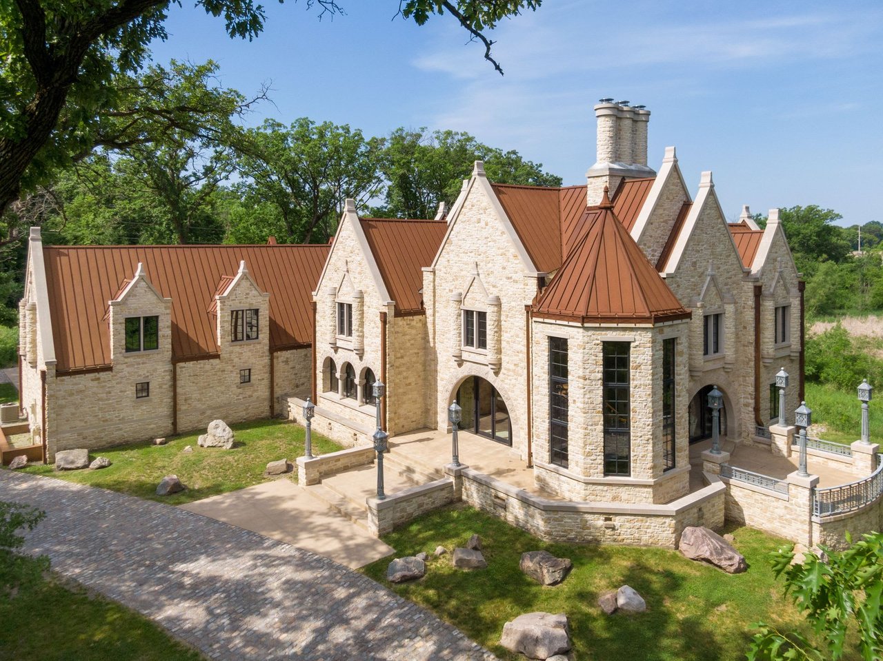Orono mansion known as Huntington Manor sells for $5.75 million