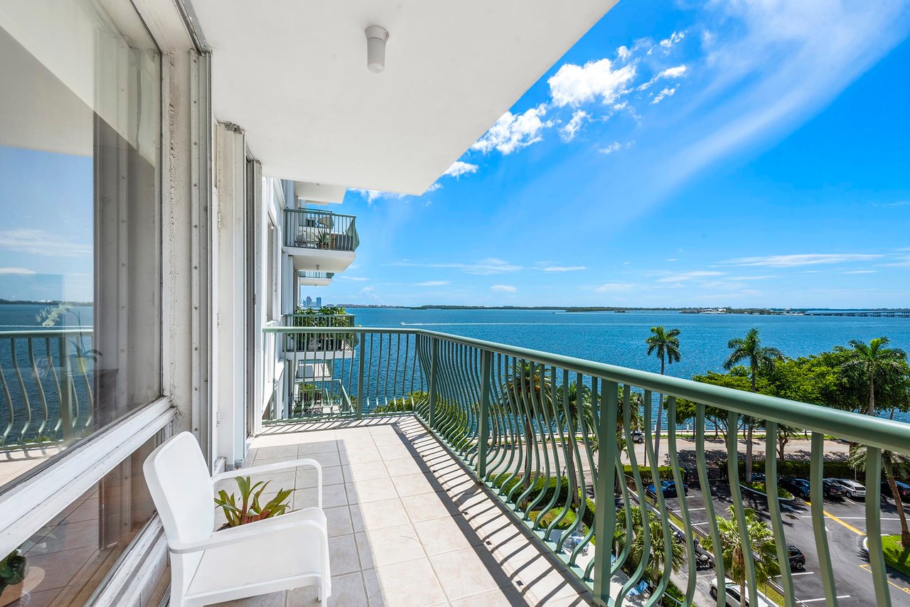 1408 Brickell Bay Dr Unit: 807