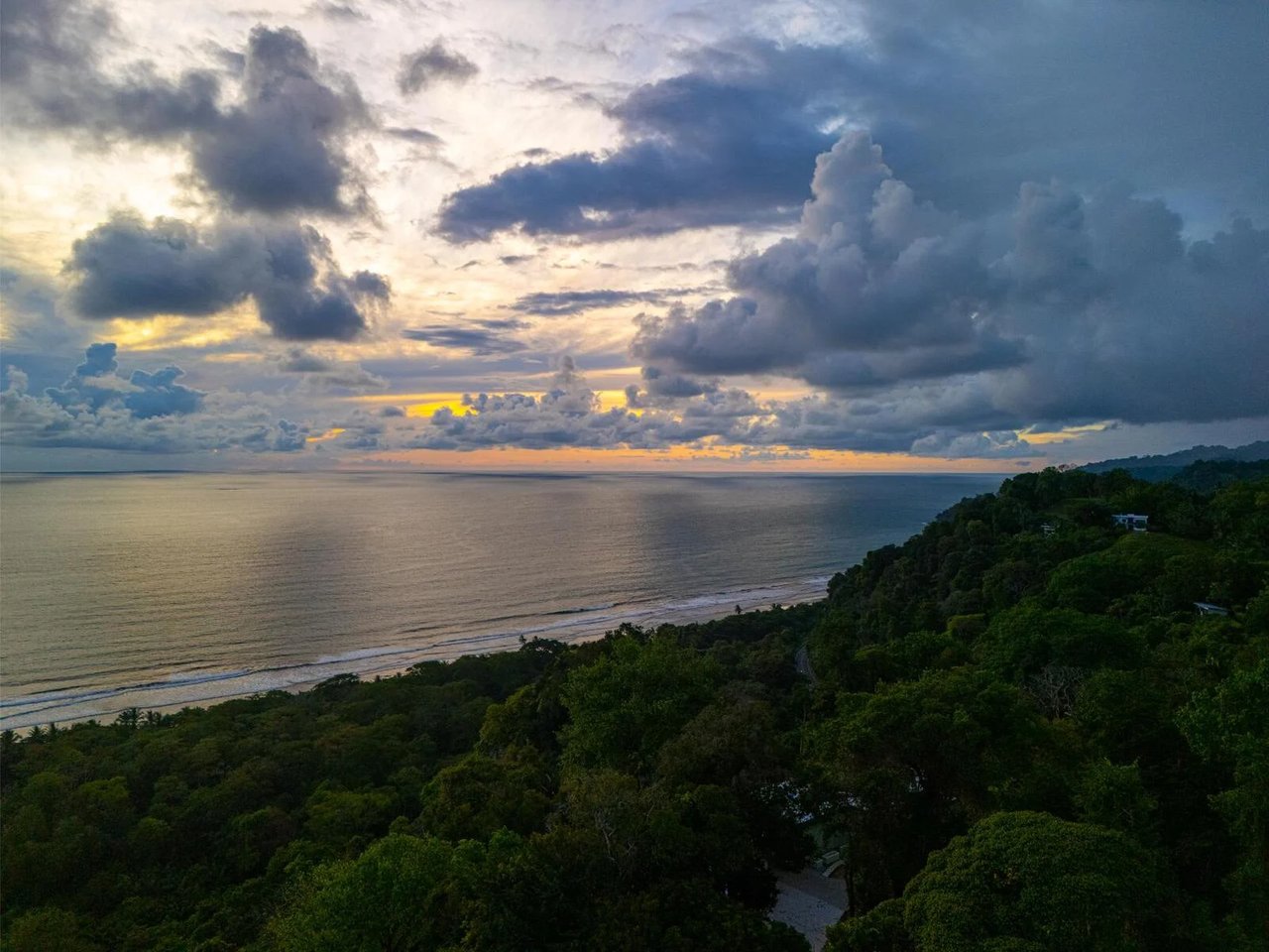 Whale Tail View Ridgetop Home, Uvita, Puntarenas
