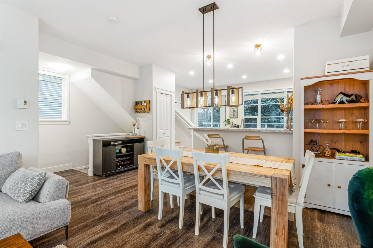 46-15405 31 Ave