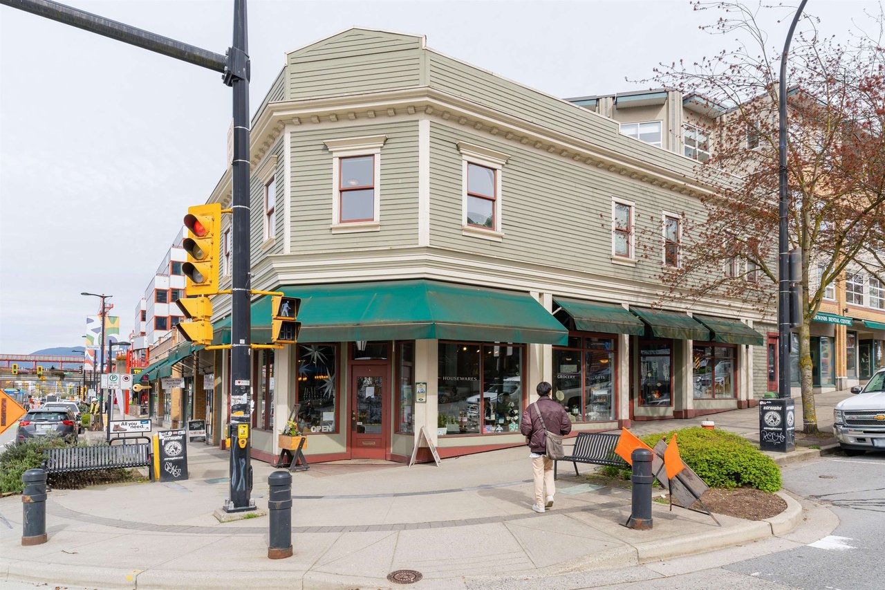 102-108 W Esplanade Ave