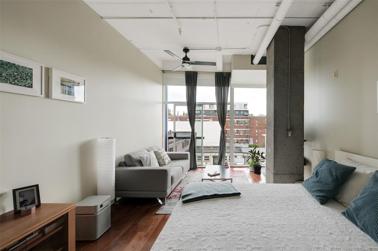 305-1061 Fort St