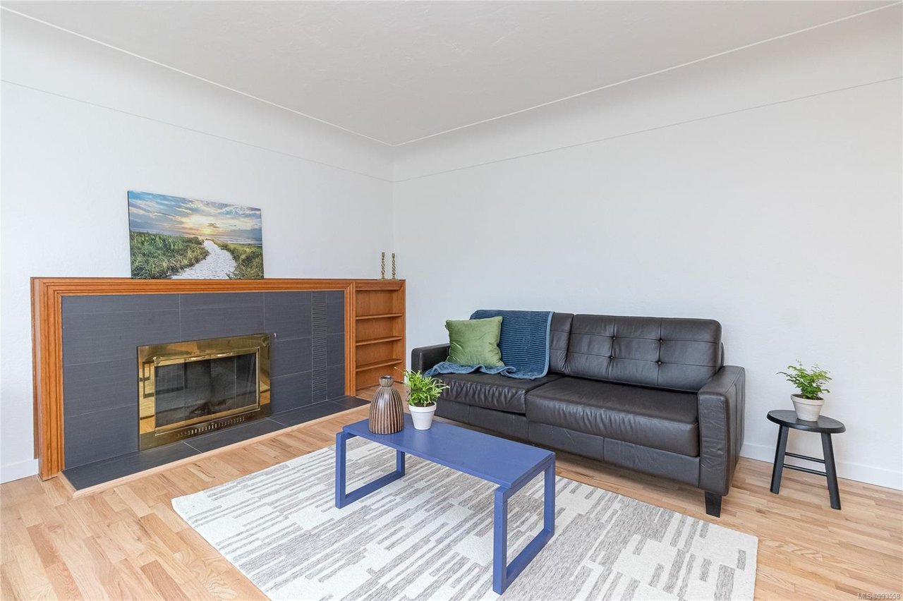 1867 Neil St, Saanich
