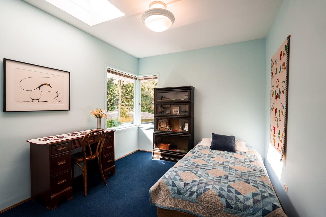 4143 Virginia Crescent, North Vancouver