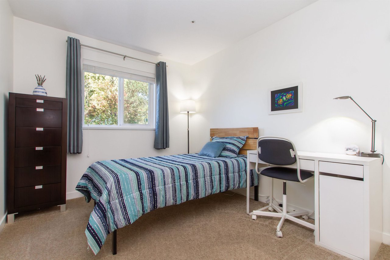 E103-40180 Willow Cres