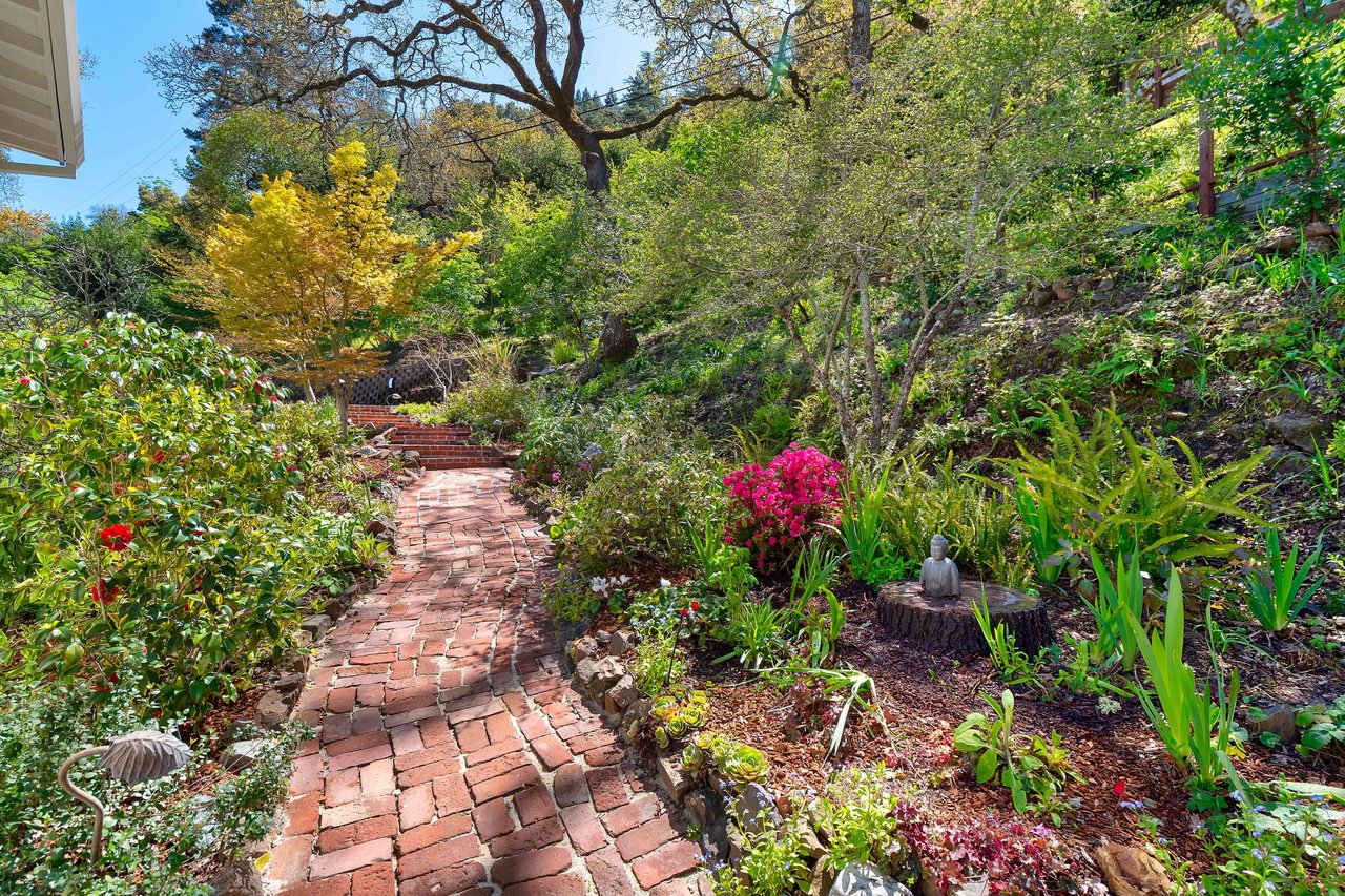 880 Bolinas Road, Fairfax