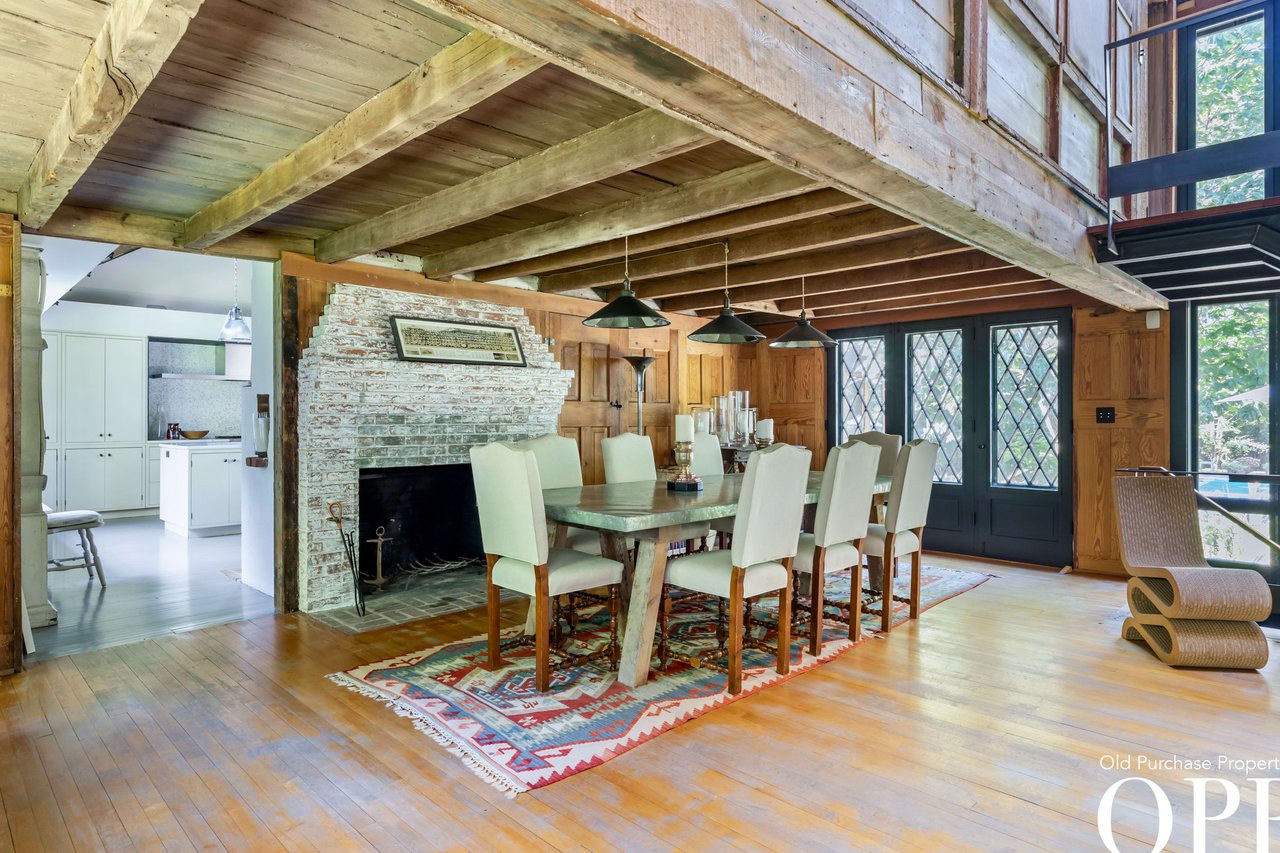 AN EXQUISITE CARRIAGE HOUSE